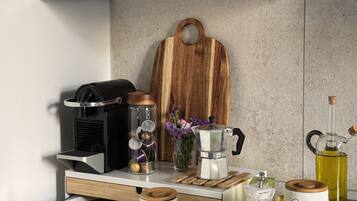 Cookware/dishes/utensils