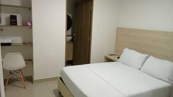 Deluxe Double Room | In-room safe, free WiFi