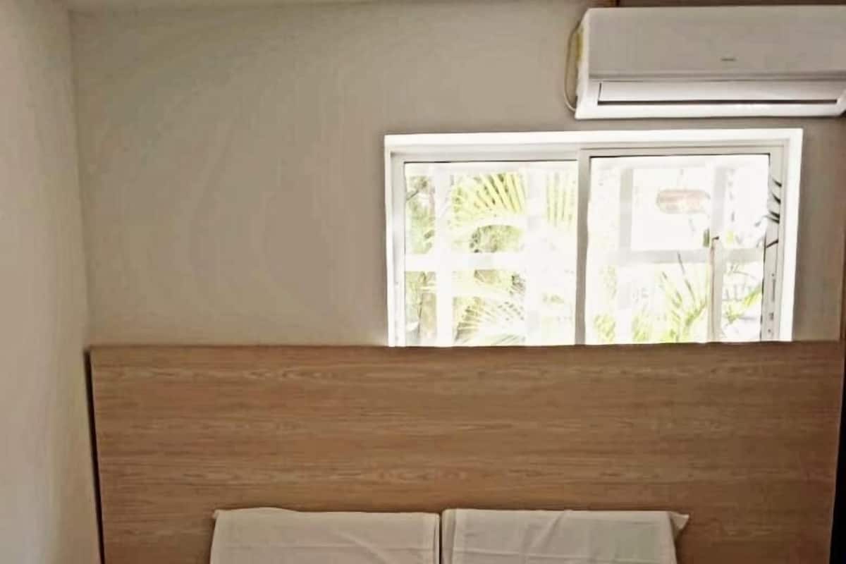 Deluxe Double Room | In-room safe, WiFi (free)