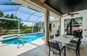Indoor pool - Seaside Charm Apollo Beach Oasis (Apollo Beach)