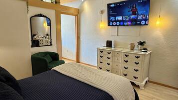 1 bedroom, iron/ironing board, free WiFi, bed sheets