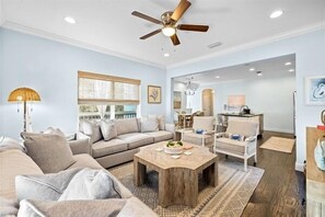 Smart TV - Pool - Golf cart - Grilll - Easy Beach Access! (Inlet Beach)