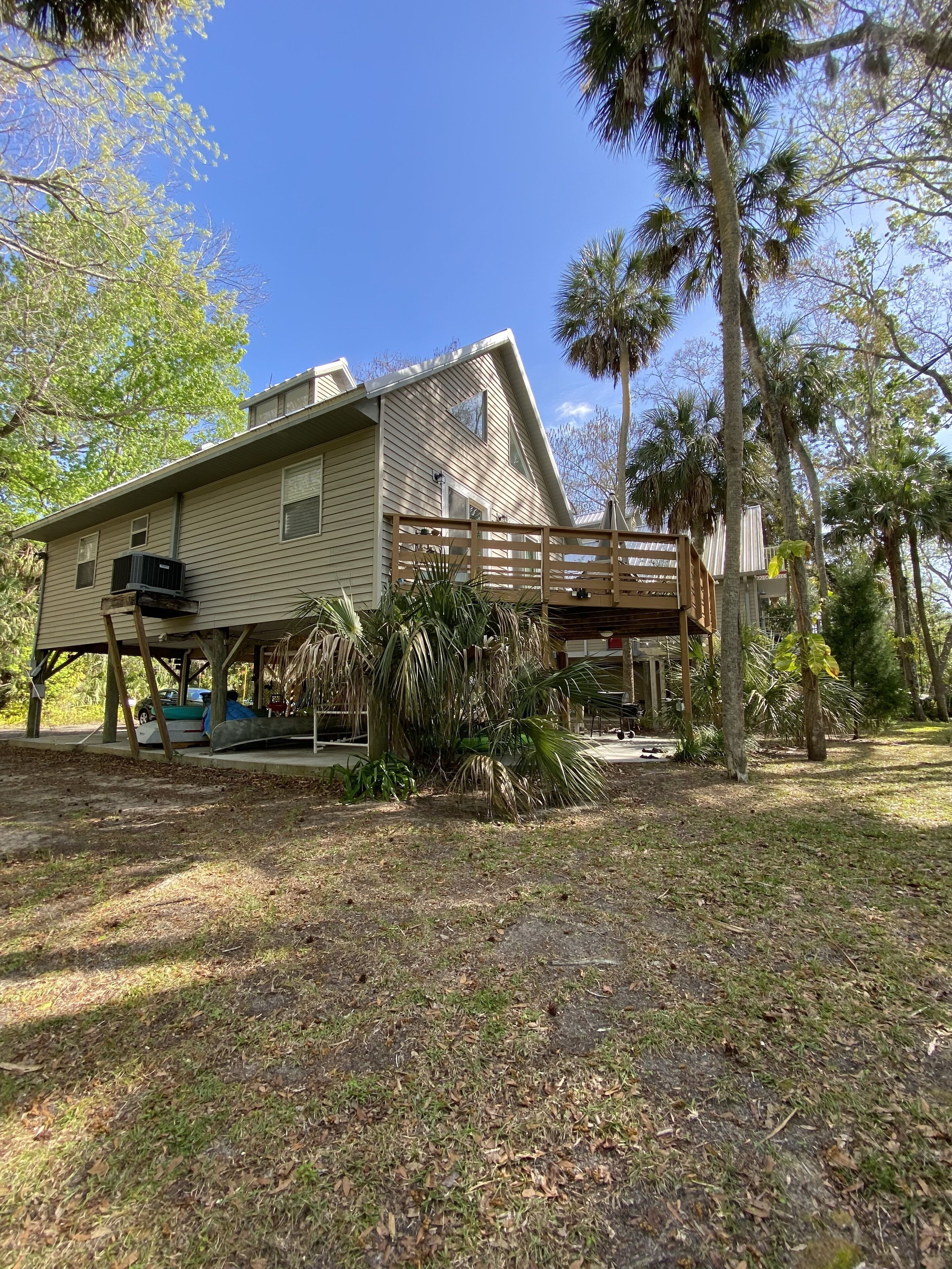 ENJOY A LITTLE PIECE OF REAL FLORIDA!