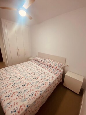 2 soverom, strykejern/-brett, wi-fi og sengetøy