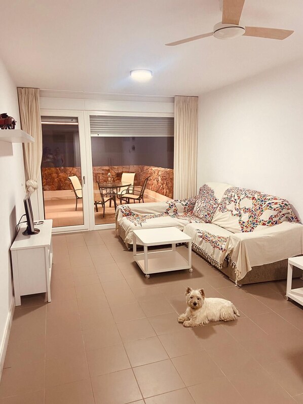 Living area - Precioso Apartamento en Las Negras, Urbanización Tranquila con Piscina (AN)