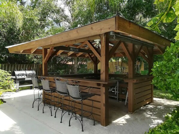 Outdoor dining - Cheerful 4-bedroom home with a private pool

 (Sarasota)