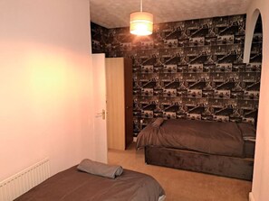 3 Schlafzimmer, Bügeleisen/Bügelbrett, WLAN, Bettwäsche