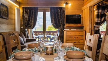 Romantic Suite | Living area