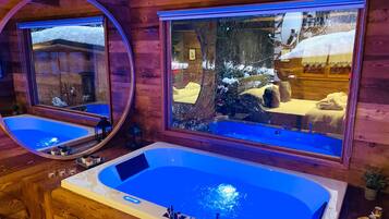 Luxury Chalet | Premium bedding, down comforters, in-room safe, iron/ironing board