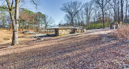 Searcy Retreat Home Near Little Red River