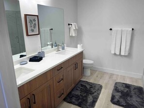 Chuveiro, secador de cabelo