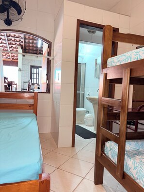 2 bedrooms, iron/ironing board, WiFi