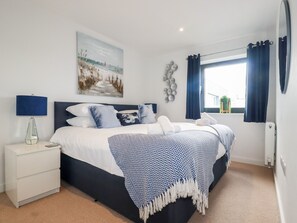 2 bedrooms, individually decorated, individually furnished, free WiFi - Towan Penthouse (Newquay)