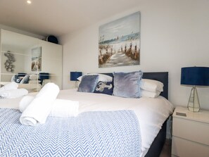 2 habitaciones, decoración personalizada y muebles diferentes