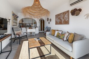 TV - capistrano playa 111 (Nerja)