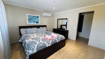 3 chambres, bureau, Wi-Fi gratuit, draps fournis