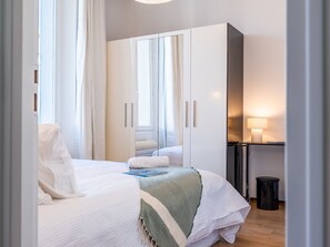 2 chambres, fer et planche à repasser, Wi-Fi, draps fournis