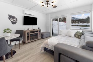 Interior - The Fisherman's Escape - Sauna & Steam Shower (Chilliwack)