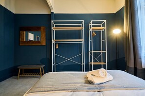 3 bedrooms, desk, iron/ironing board, Internet