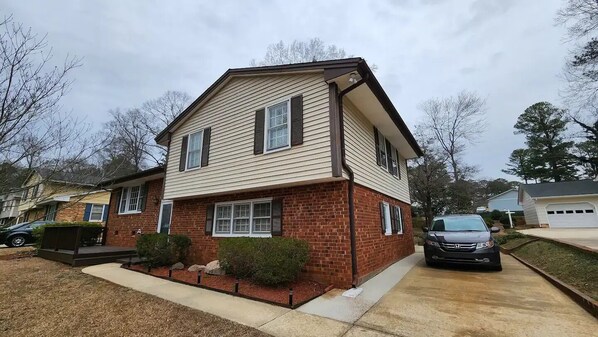 Exterior - Deluxe! New Cozy Apt Near Downtown, Ready for Families and Business Travelers.

 (Raleigh)