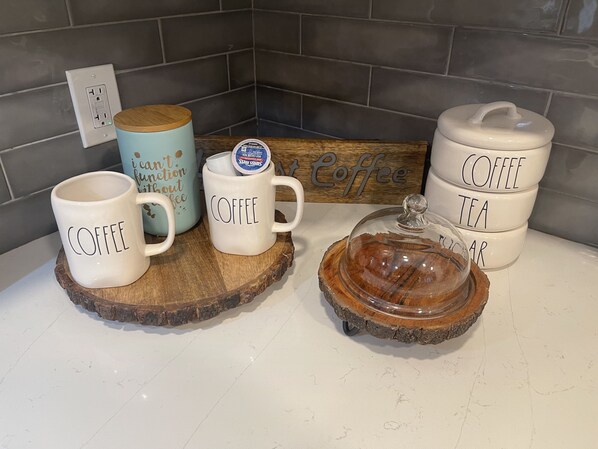 淋浴设施、吹风机、坐浴桶、毛巾