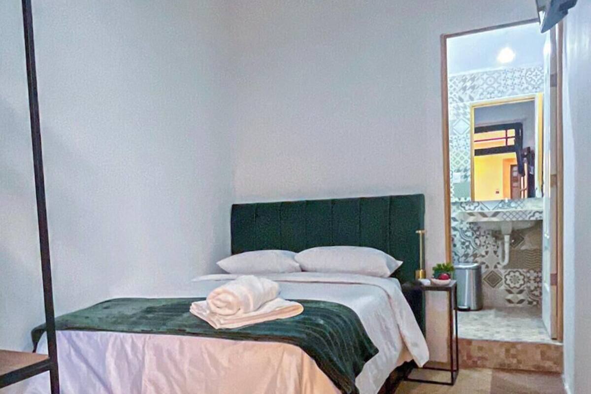 Basic-Doppelzimmer, 1 Doppelbett | Hochwertige Bettwaren, Daunenbettdecken, kostenloses WLAN, Bettwäsche