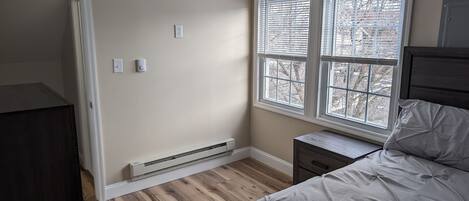 3 多间卧室、熨斗/熨衣板、WiFi、床单