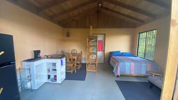 2 bedrooms, in-room safe, WiFi, bed sheets