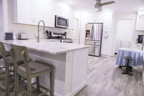 Unclassified image, 5 of 37, button