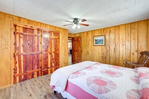 2 bedrooms, internet, bed sheets