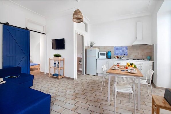 Exclusive House | Private kitchen | Full-size fridge, microwave, oven, espresso maker