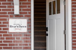 Exterior detail - River View Loft, Walk to Downtown (Cape Girardeau)