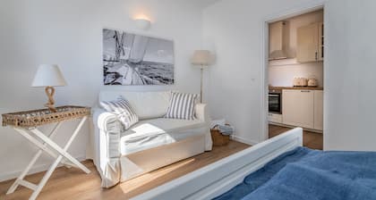 Modern accommodation just 400 metres from the beach