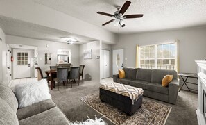 Smart TV, offices - Cozy 2BDR 2 BA+Near Airport+Refineries+Extd Stays (Corpus Christi)