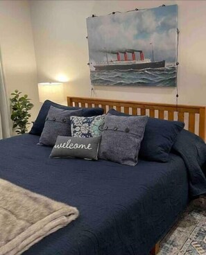 3 bedrooms, desk, iron/ironing board, travel cot