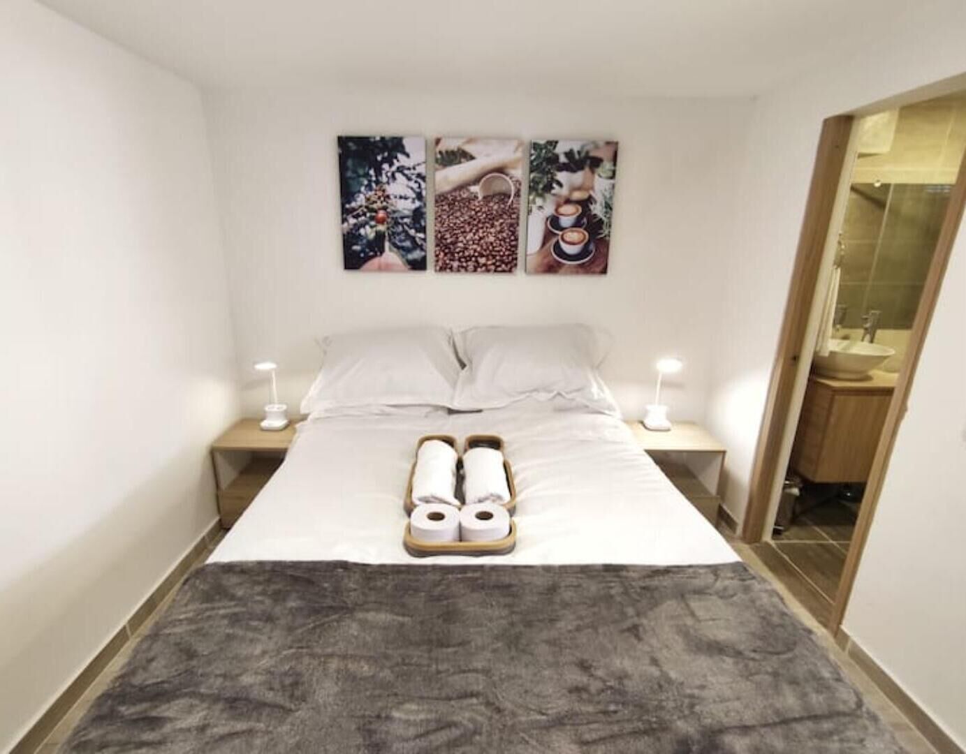 1 bedroom, bed sheets