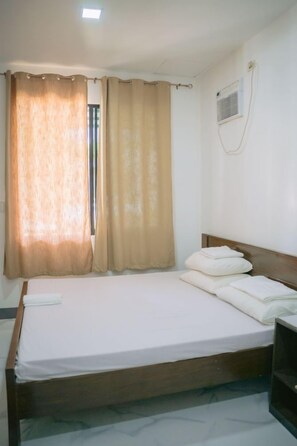 WiFi, bed sheets - Seaside Serenity: A Cozy Retreat near the Sulu Sea (Hinoba-an, Negros Occidental)