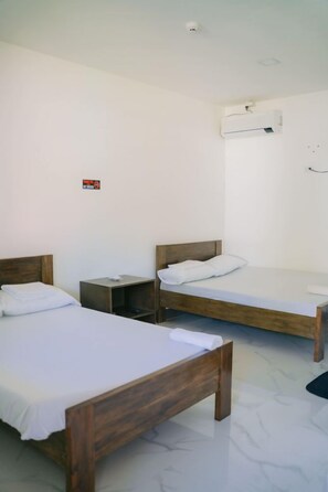 WiFi, bed sheets