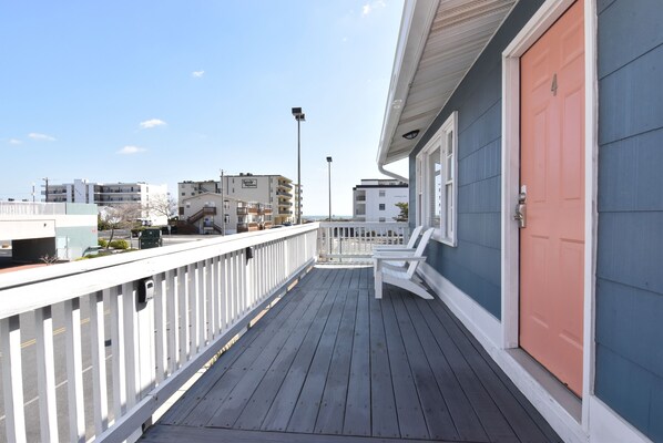 Property grounds - New to VRBO! Inviting Ocean View 3 Bd 2 Ba w/ Large Deck, Steps From Beach! (Ocean City)