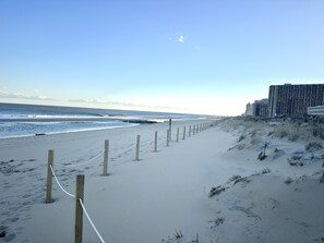 On the beach - New to VRBO! Inviting Ocean View 3 Bd 2 Ba w/ Large Deck, Steps From Beach! (Ocean City)