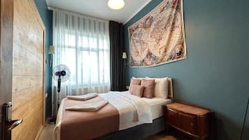 7 chambres, coffres-forts dans les chambres, bureau