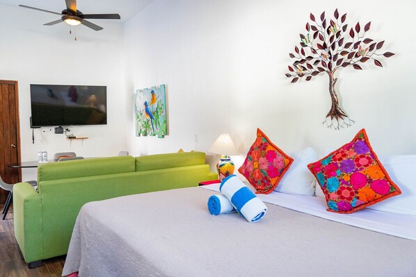 Strykejern/-brett, internettilgang og sengetøy