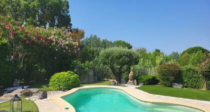 300 m de la Plage Magnifique Villa Avec Piscine,service Conciergerie Incluse 7/7