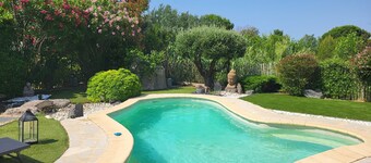 300 m de la plage magnifique villa avec piscine,service conciergerie incluse 7/7