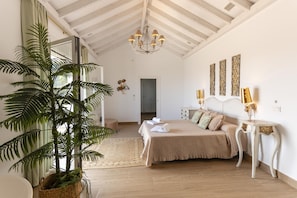 5 camere, ferro/asse da stiro, Wi-Fi gratuito, lenzuola