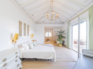 5 bedrooms, iron/ironing board, free WiFi, bed sheets