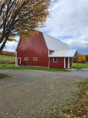 Exterior - The Stable at Windmill Ridge Farm (Fredonia)