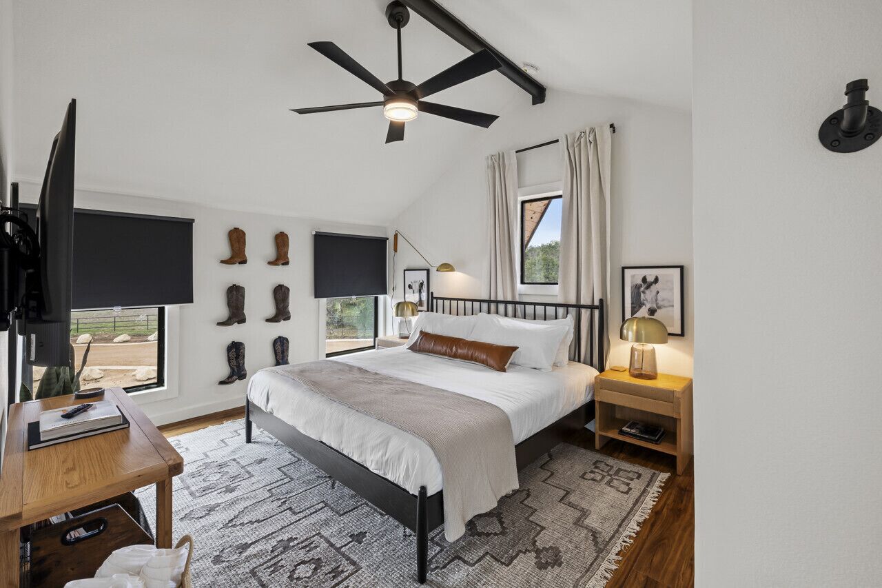 3 bedrooms, desk, free WiFi, bed sheets
