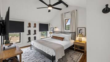 3 bedrooms, desk, free WiFi, bed sheets