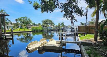 Spacious Open Floor Plan 2 Kings Close 2 Beach Gulf Access Dock Included